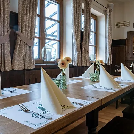 Gasthof Hotel Drei Tannen Altdorf-3